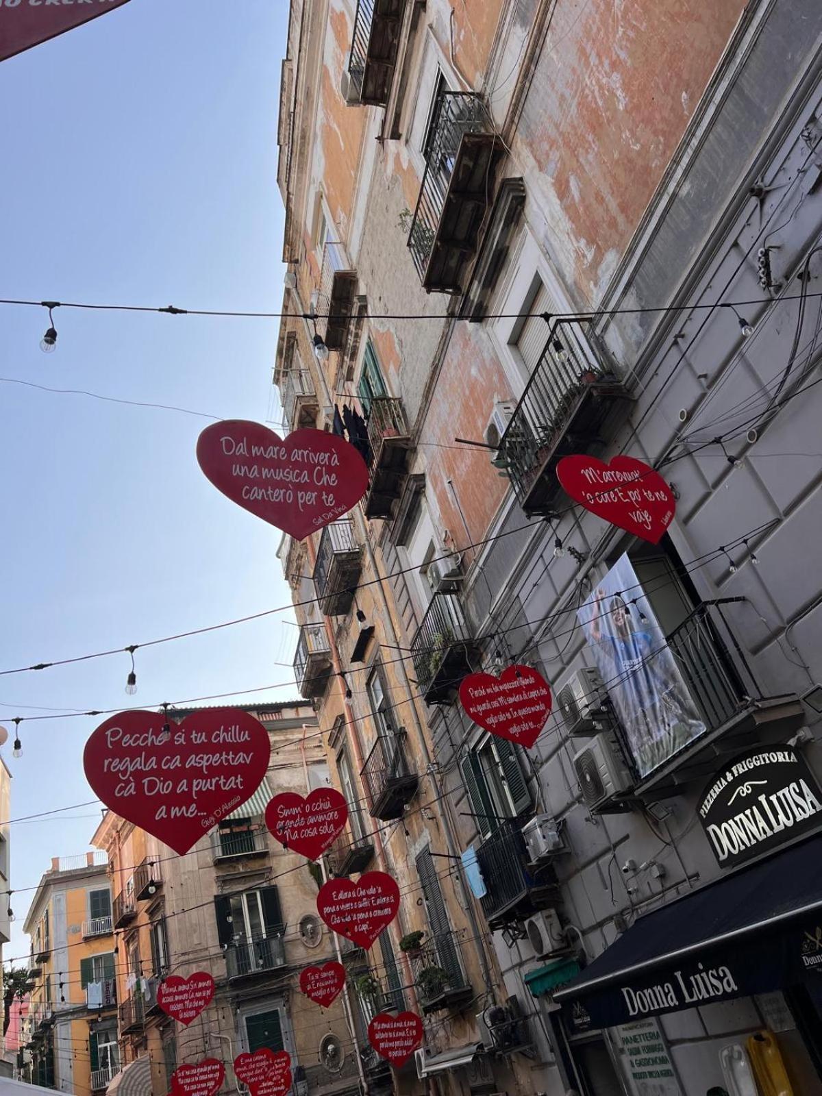 Casa Tolentino Al Centro Di Napoli Nápoles Exterior foto